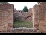 03614 ostia - region i - regio i - insula iv - botteghe (i,iv,1) (opus mixtum) - via dei balconi - 12. laden - bli ri westen - 09-2022.jpg